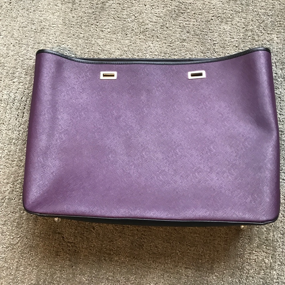 Never used gorgeous Lo & Sons tote shell in plum!